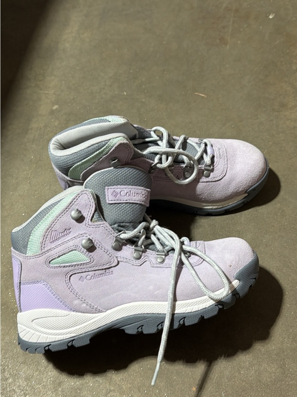 Columbia Trail Boots-Like New Condition